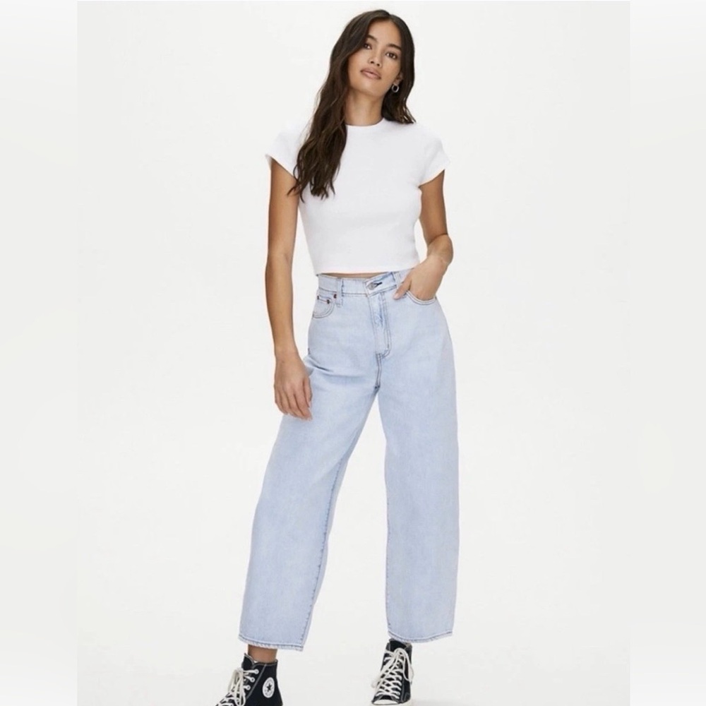 Levi’s Balloon Leg Ankle Tapered Jeans Light Wash High Waist 853140003 Womens 28
